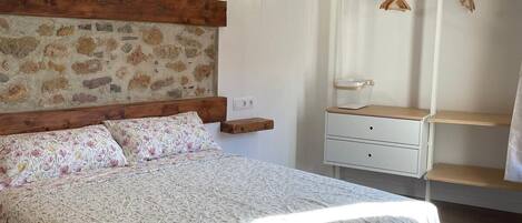 3 多间卧室、熨斗/熨衣板、WiFi、床单