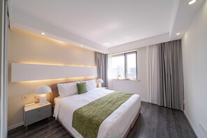 Superior Apartment, 3 Bedrooms, City View | Iron/ironing board, free WiFi - Tyms Luxury 3BR 2BA APT Garden (Shanghai)