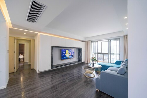 Tyms Luxury 3BR 2BA APT Garden