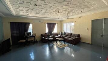 Family Double Room | In-room dining