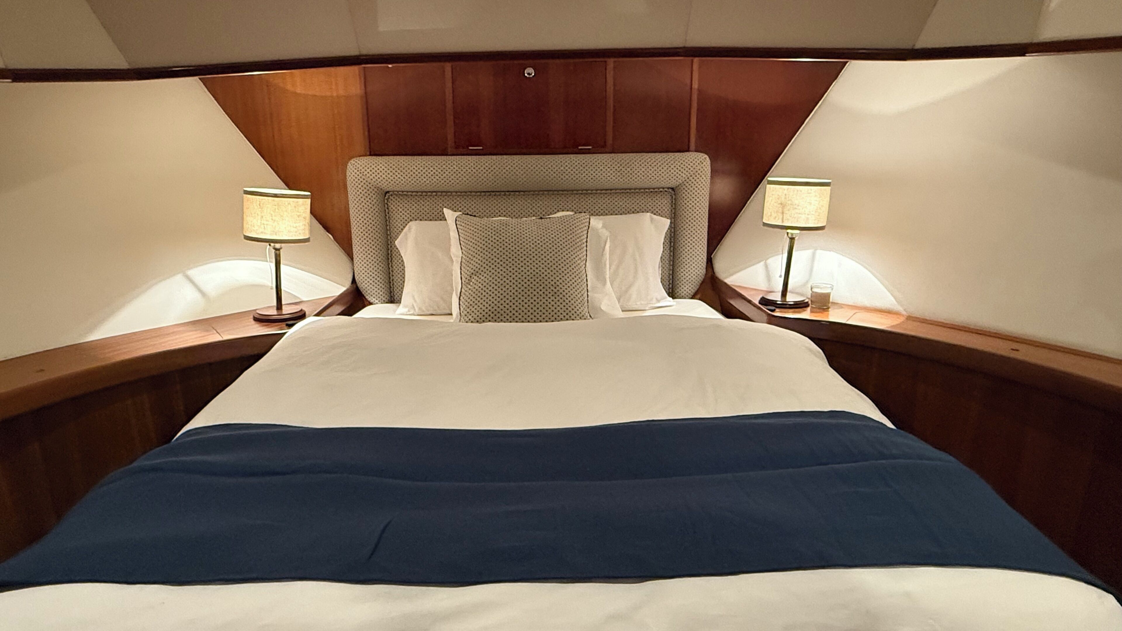 1 dormitorio, caja fuerte, ropa de cama