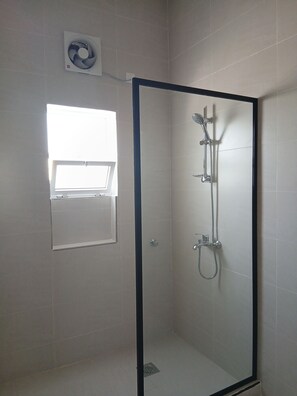 Dubbelrum eller tvåbäddsrum | Dusch