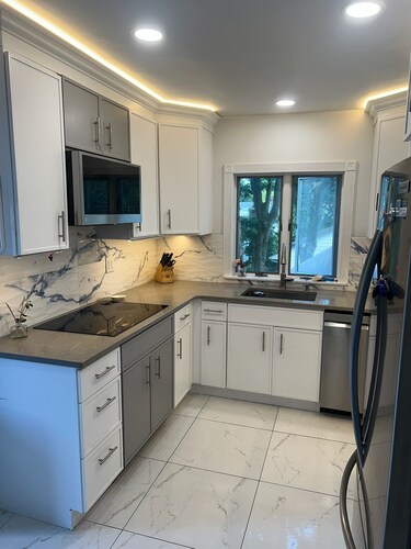 Charming 2-bedroom coastal apartment in Port Washington