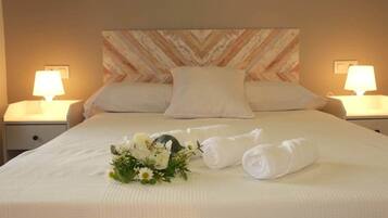 1 slaapkamer, een strijkplank/strijkijzer, wifi