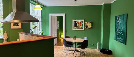 تناول الطعام