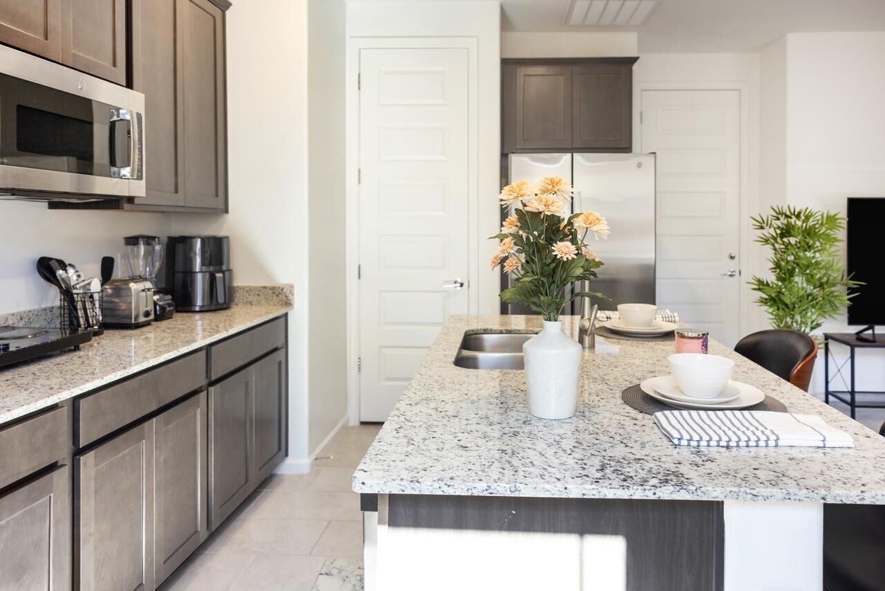 Mikroaaltouuni, uuni, liesi