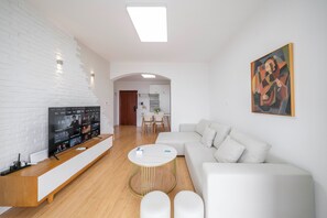 Superior Apartment, 2 Bedrooms, City View | Living room