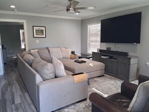Living area - This charming one-bedroom home in Bay St Louis. (Bay St. Louis)