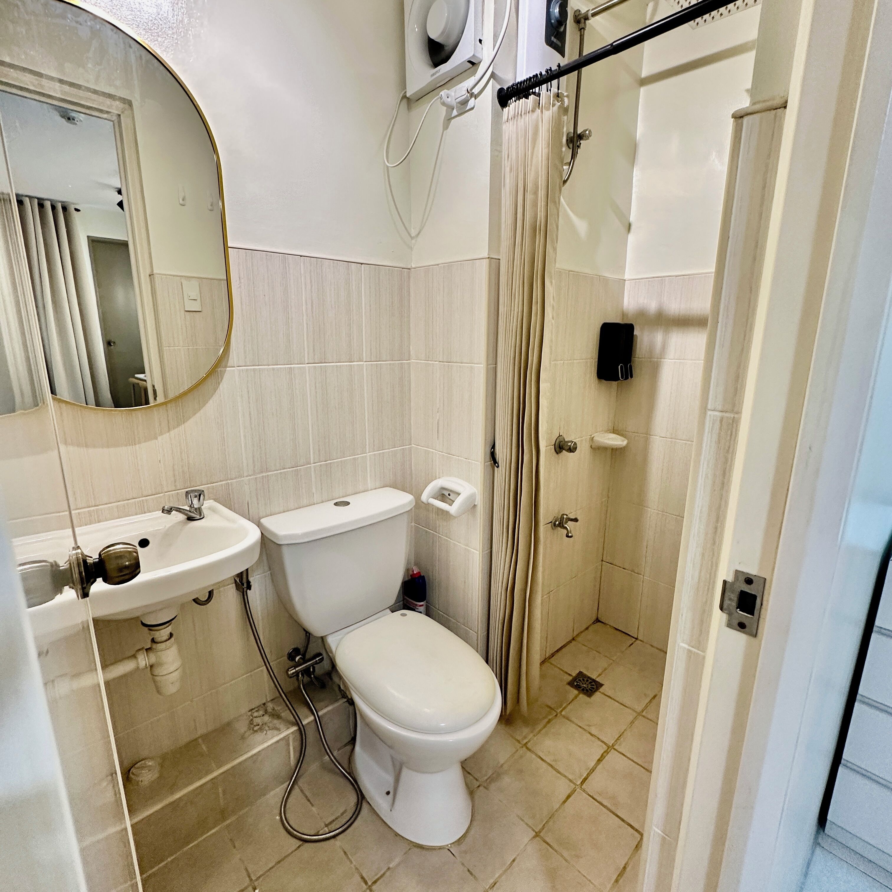 Handdukar, tvål och toalettpapper