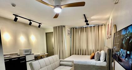 Comfy condo beside Enchanted Kingdom