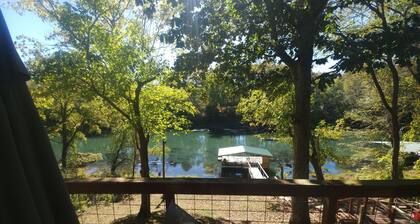 Weaver’s Trout House – Angler’s Dream with Private Dock on Little Red River