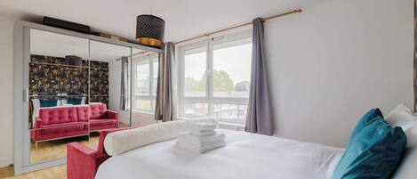 1 bedroom, iron/ironing board, internet, bed sheets