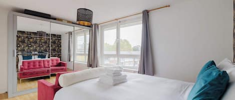 1 غرفة نوم ومكواة/لوح كي وخدمة الإنترنت وملاءات أسرّة