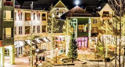 Luxury Mountain Retreat - Private Hot Tub and Walk to Lifts