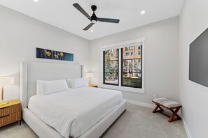 4 عدّة غرف نوم ومكتب وواي فاي مجانًا وملاءات أسرّة