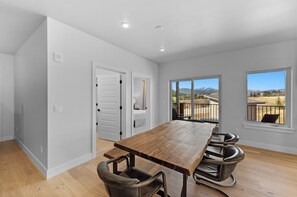 Dining - Luxury Condo with Access to Keystone Lodge & Spa — Minutes from the Slopes (Keystone)