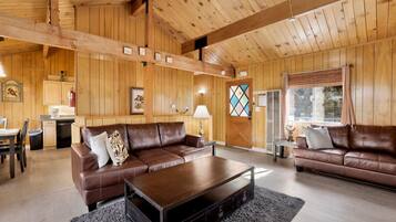 Een smart-tv en een open haard