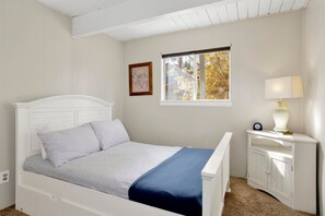 2 dormitorios, tabla de planchar con plancha, wifi gratis y ropa de cama