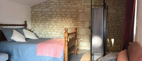 1 habitación, wifi y ropa de cama