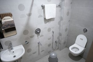 Dobbeltrom – deluxe | Skrivebord og wi-fi (inkludert)