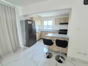 Fridge, microwave, oven, stovetop