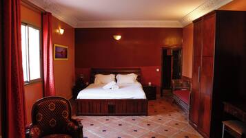 9 多间卧室、熨斗/熨衣板、WiFi、床单