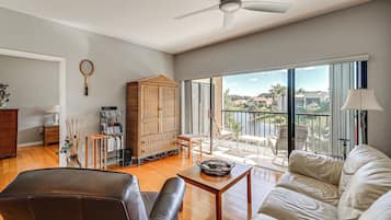 Apartment (2 Bedrooms) | Front of property