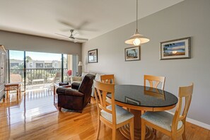 Apartment (2 Bedrooms) | Interior - Condo w/ Pool! 6 Mi to Beach & Dtwn Naples (Naples)