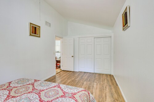 Lake Elsinore Apt 4 Mi to Water: Pets Welcome!