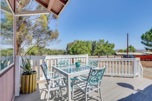 Lake Elsinore Apt 4 Mi to Water: Pets Welcome!