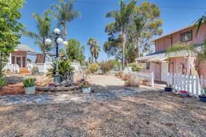 Interior - Lake Elsinore Apt 4 Mi to Water: Pets Welcome! (Lake Elsinore)