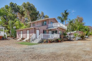 Interior - Lake Elsinore Apt 4 Mi to Water: Pets Welcome! (Lake Elsinore)
