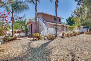 Interior - 4 Mi to Shore: Lake Elsinore Studio w/ Mtn Views (Lake Elsinore)