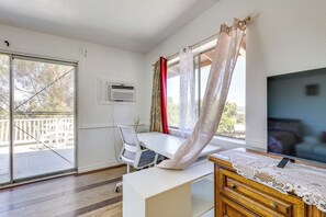 Interior - 4 Mi to Shore: Lake Elsinore Studio w/ Mtn Views (Lake Elsinore)