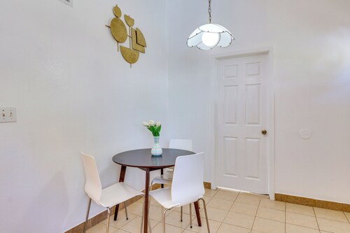 4 Mi to Lake Elsinore: Pet-friendly Adventure Base