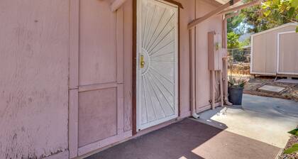 4 Mi to Lake Elsinore: Pet-friendly Adventure Base