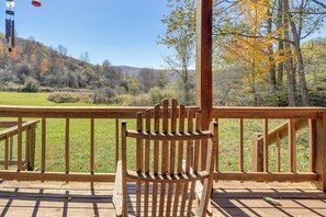 Interior - Scenic Getaway, 10 Mi to Snowshoe Mountain & Lake! (Snowshoe)