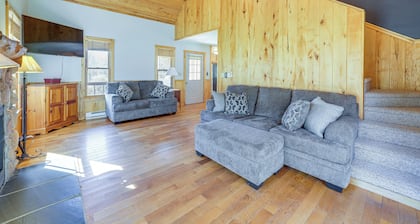 Scenic Getaway, 10 Mi to Snowshoe Mountain & Lake!