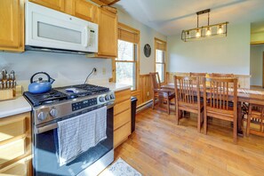 House (1 Bedroom) | Interior - Scenic Getaway, 10 Mi to Snowshoe Mountain & Lake! (Snowshoe)