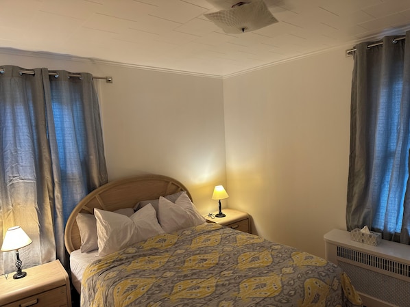 Iron/ironing board, WiFi, bed sheets