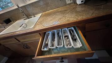 Mikroaaltouuni, uuni, liesi