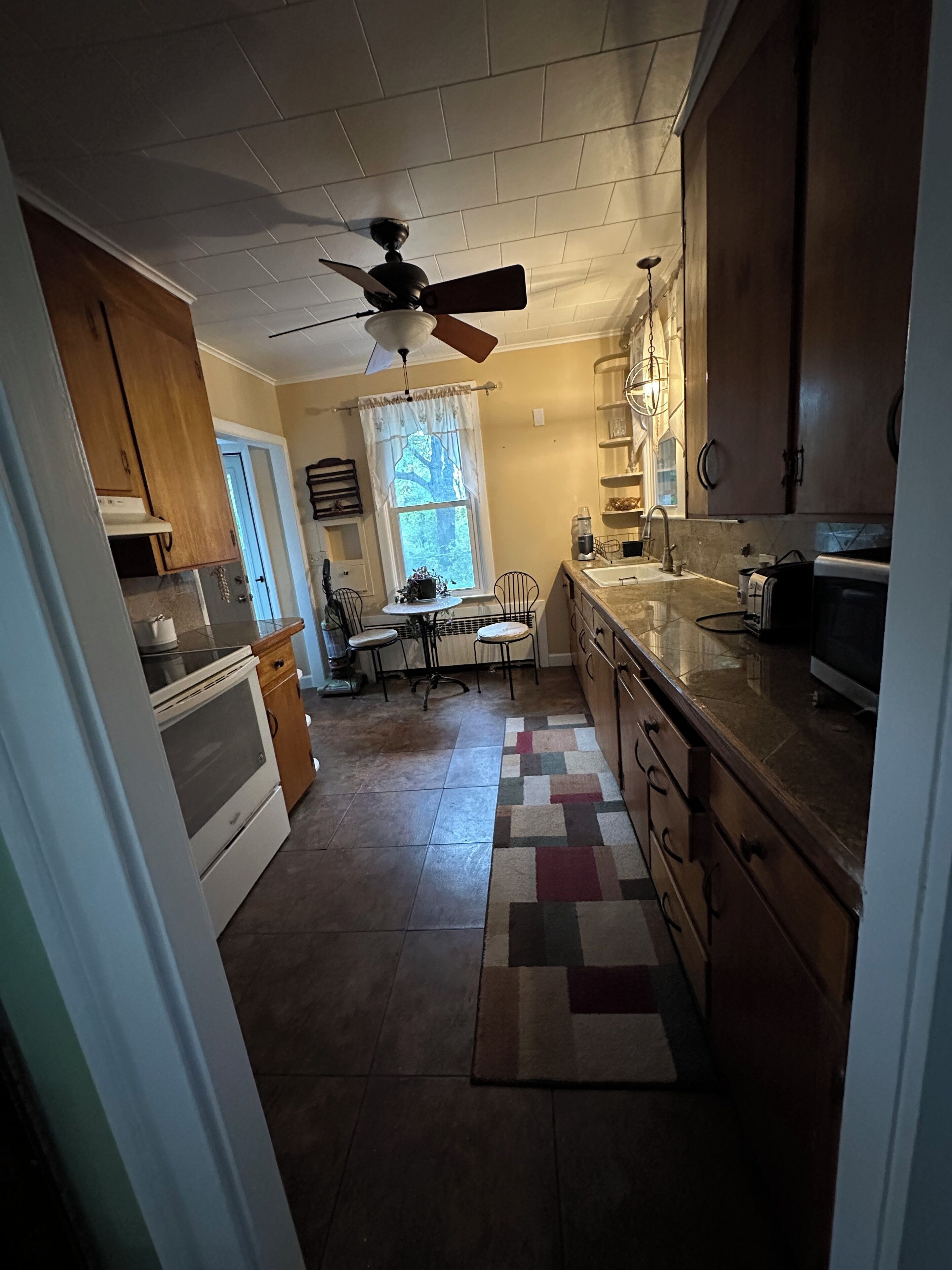 冰箱、微波炉、烤箱、炉灶