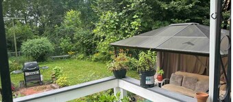 Clean Family Retreat for8, 3BR with Fast Wi-Fi,nice Backyard & Plenty of Parking