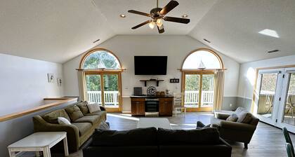 D114-A beautiful 6 bedroom home is Duck with a private pool and hot tub.