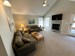 TV - KD617 - Kill Devil Hills - 3 bedroom, 2 bath home, central to all, beautiful (Kill Devil Hills)