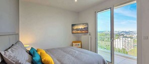 3 chambres, fer et planche à repasser, Wi-Fi, literie fournie