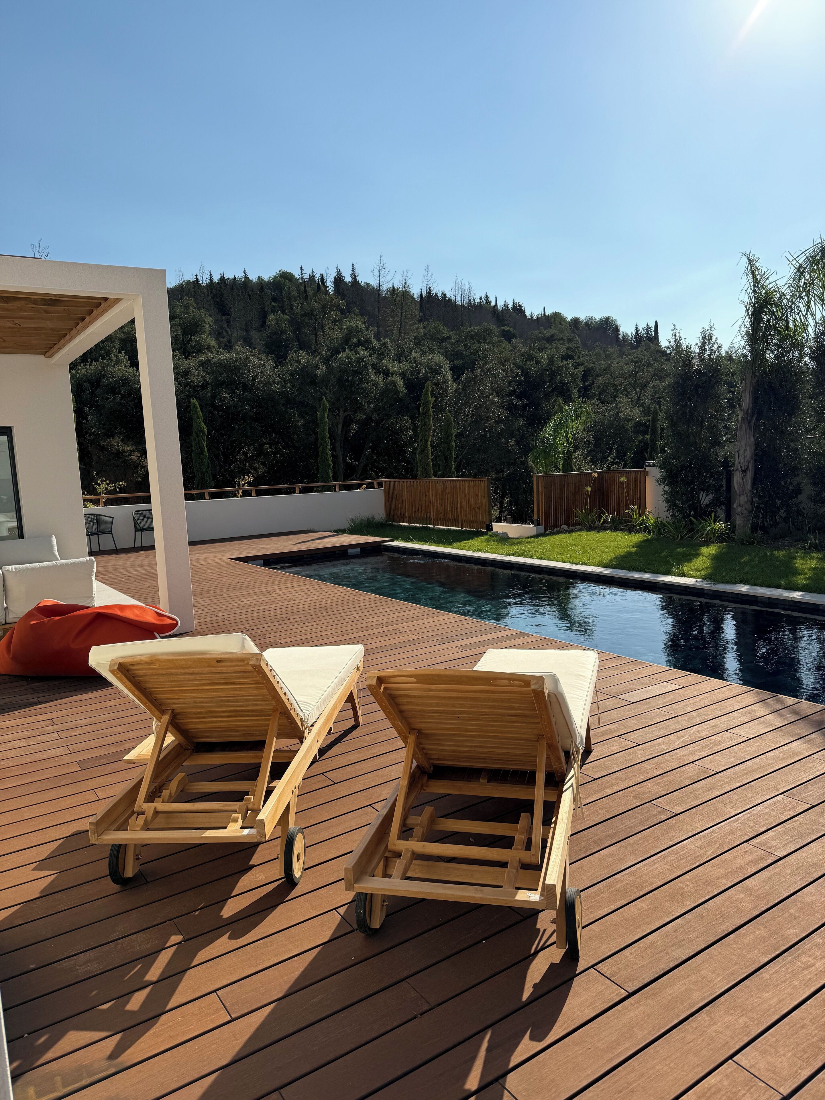 Piscine couverte, piscine extérieure