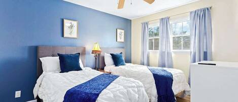 2 soverom, strykejern/-brett, reiseseng for barn og wi-fi