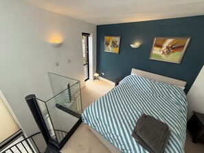 2 Schlafzimmer, Reisekinderbett, kostenloses WLAN, Bettwäsche