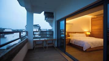 Biệt thự, ban công, quang cảnh vườn | Truy cập Internet không dây miễn phí